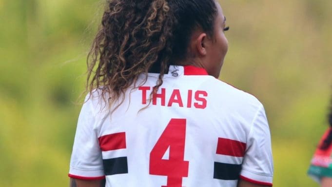 São Paulo renova com a zagueira Thais por mais uma temporada