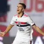 Vitor Bueno deve assinar rescisão de contrato com o São Paulo nos próximos dias