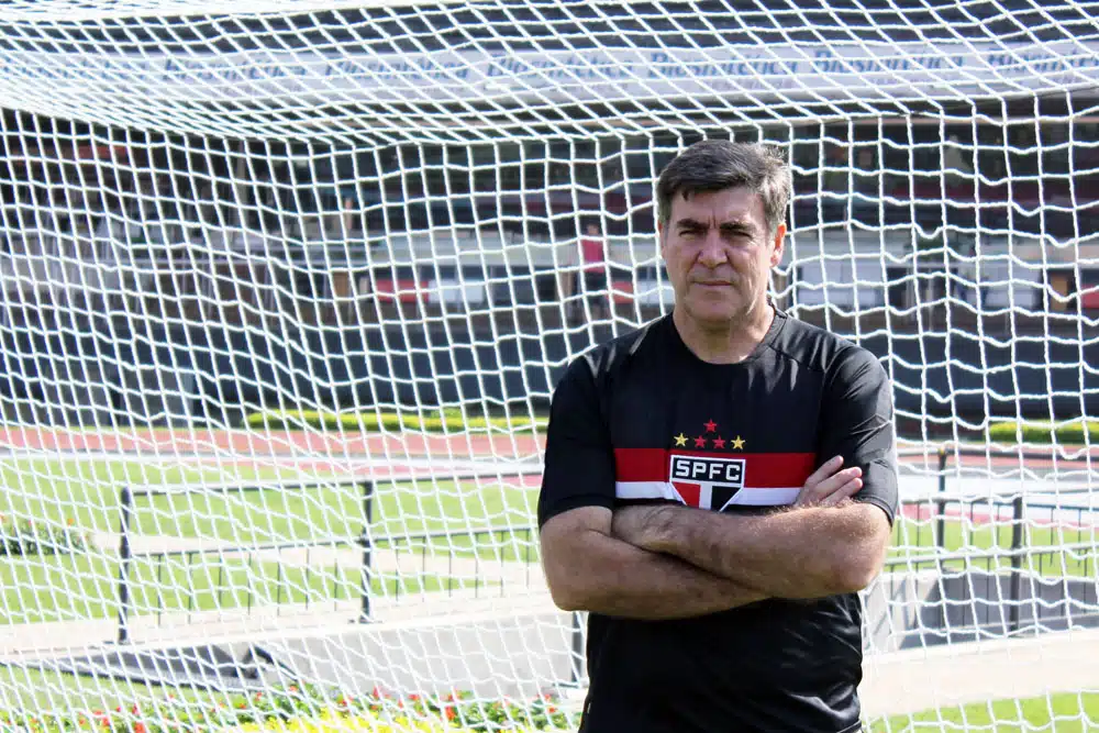 "Qualquer goleiro que chegue ao São Paulo vai sofrer", afirma Zetti