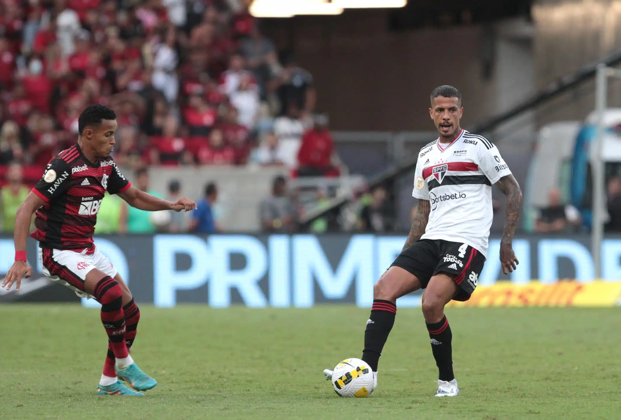 Diego Costa renova com o São Paulo