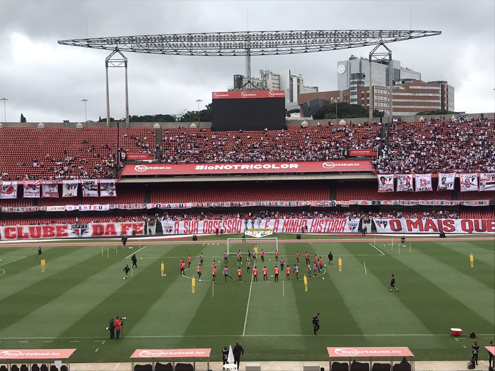 Com linda festa da torcida, São Paulo encerra preparação para final 1