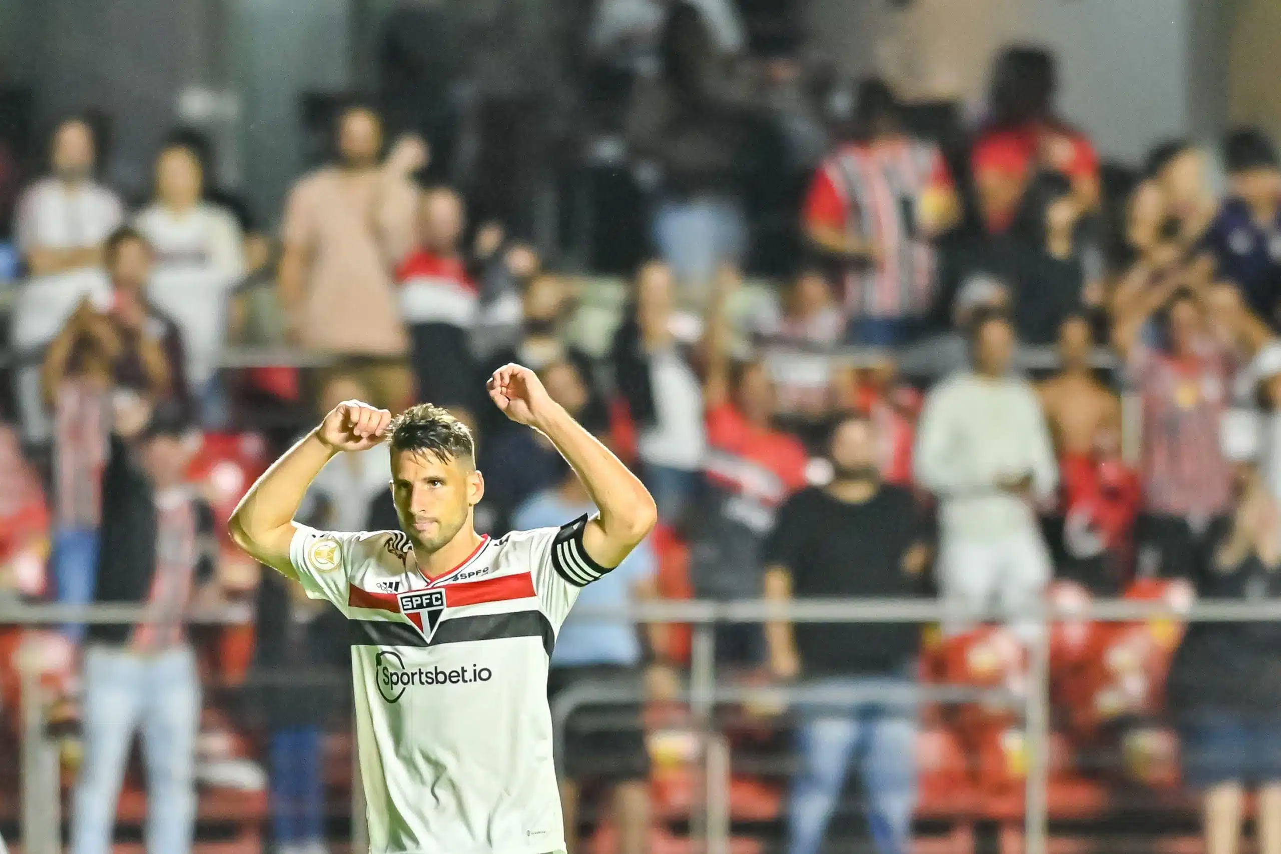 Confira os melhores momentos de São Paulo 4x0 Athletico Paranaense