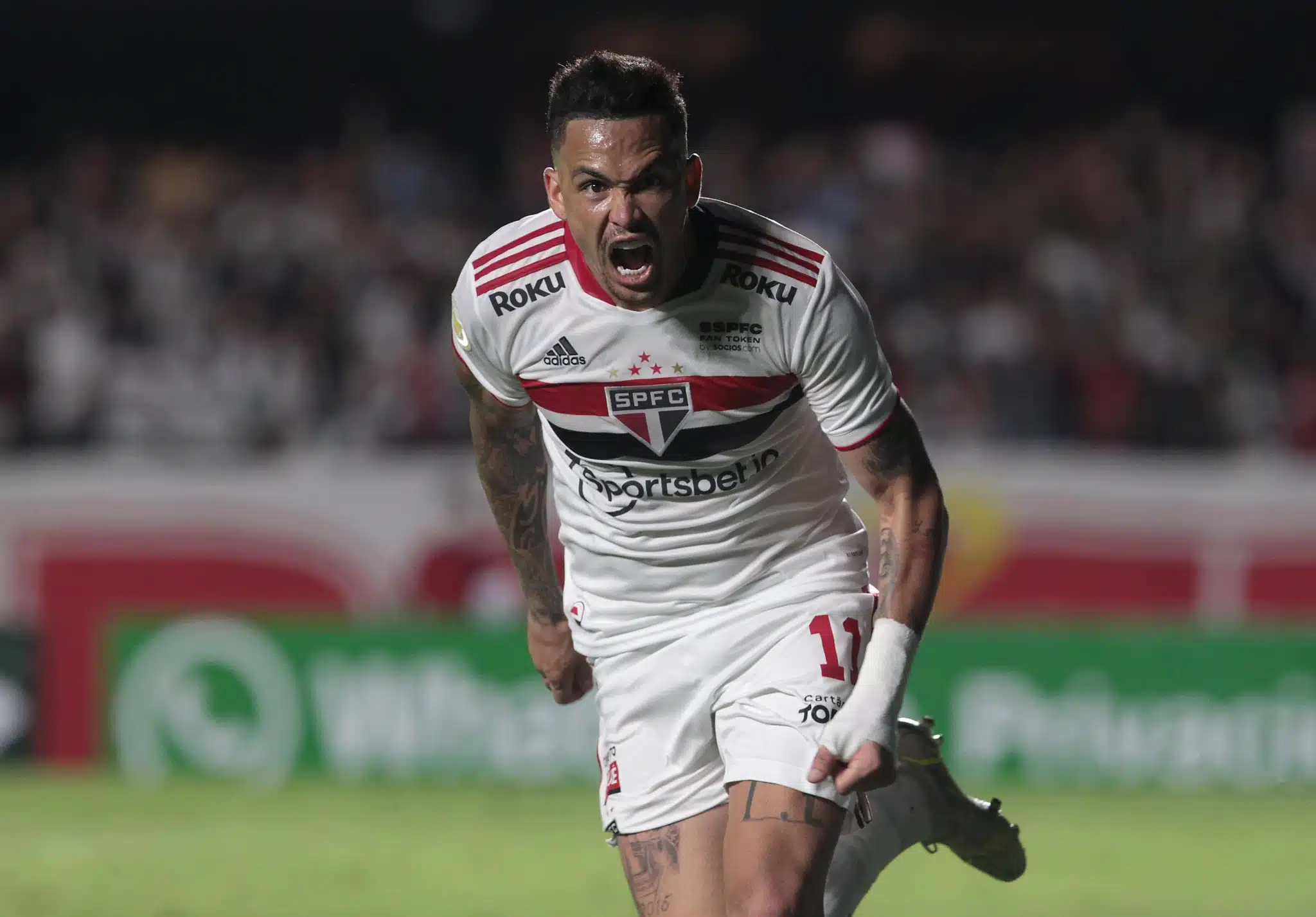 "Quero ajudar ainda mais em campo", afirmou Luciano após renovação de contrato com o São Paulo
