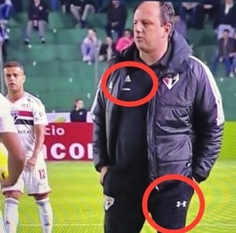 Contra o Juventude, Rogério Ceni usa calça da Under Armour e camisa da Adidas