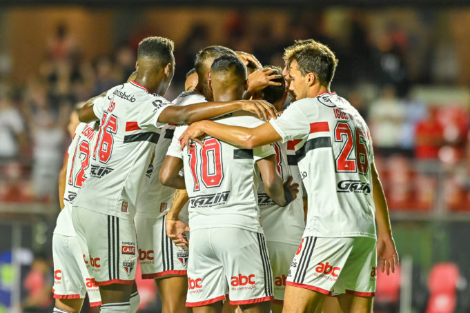 Com hat-trick de Calleri, São Paulo estreia com vitória no Brasileirão 2022