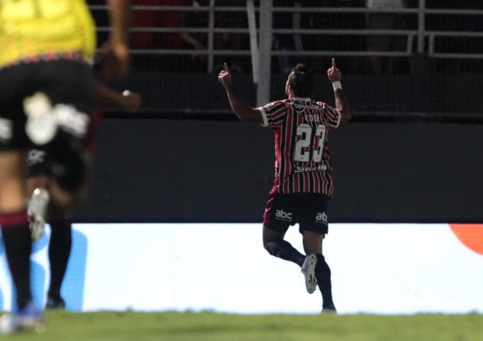 Com gol de Eder, São Paulo empata com o RB Bragantino fora de casa