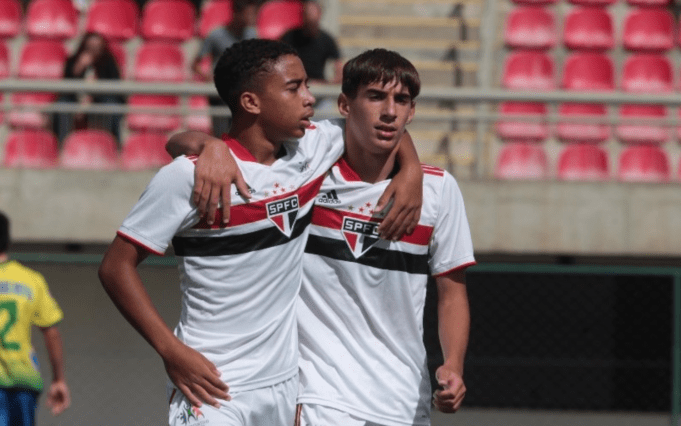 Sub-15 e Sub-17 do São Paulo estreiam com vitória no Paulistão de suas categorias