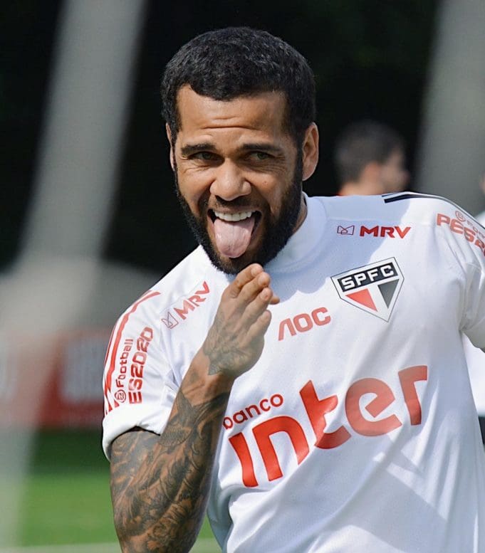 São Paulo move medidas contra Daniel Alves