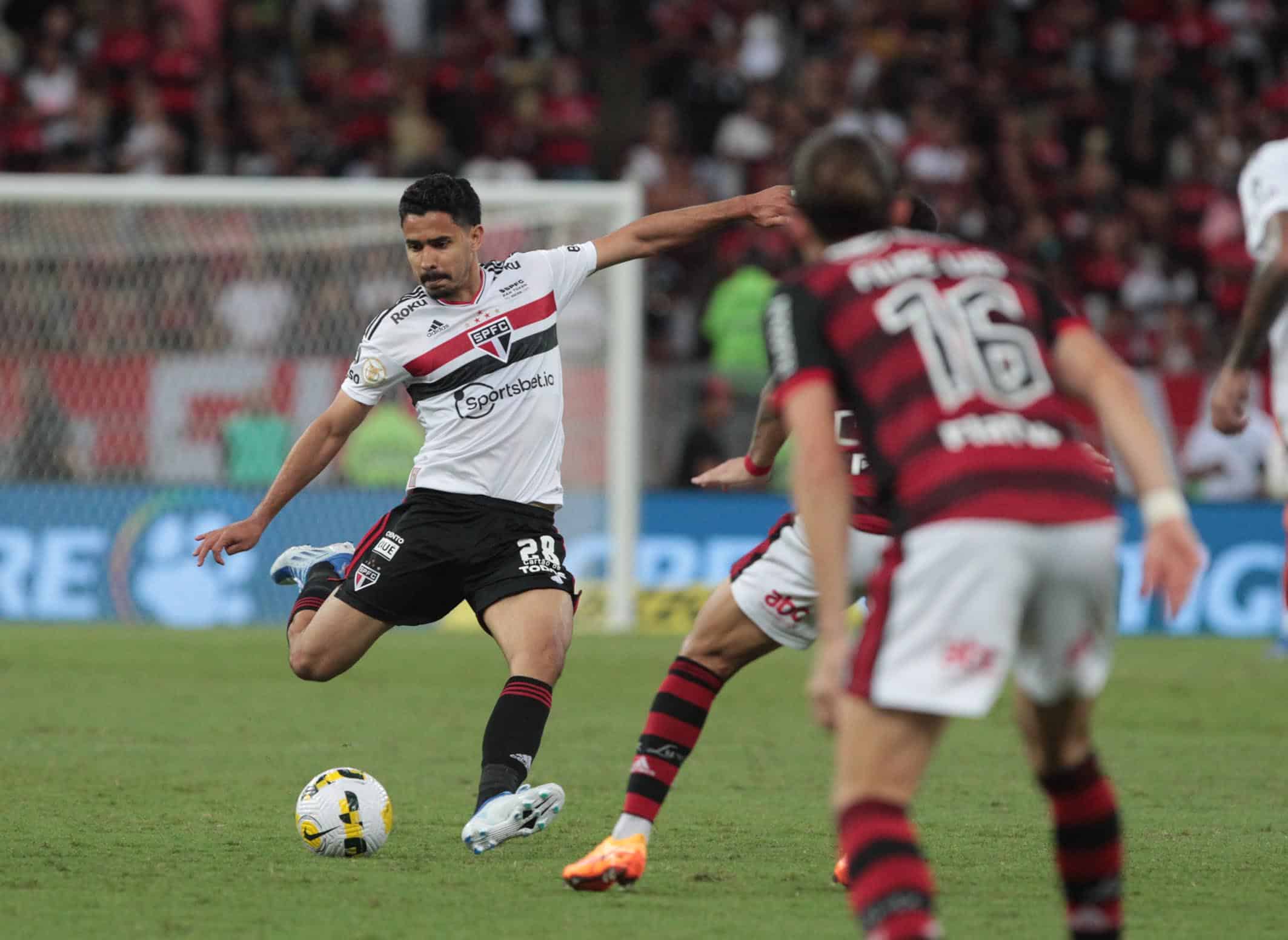 André Anderson é novidade no time titular do São Paulo contra o Fortaleza