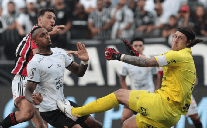 São Paulo sai na frente, mas leva o empate do Corinthians fora de casa