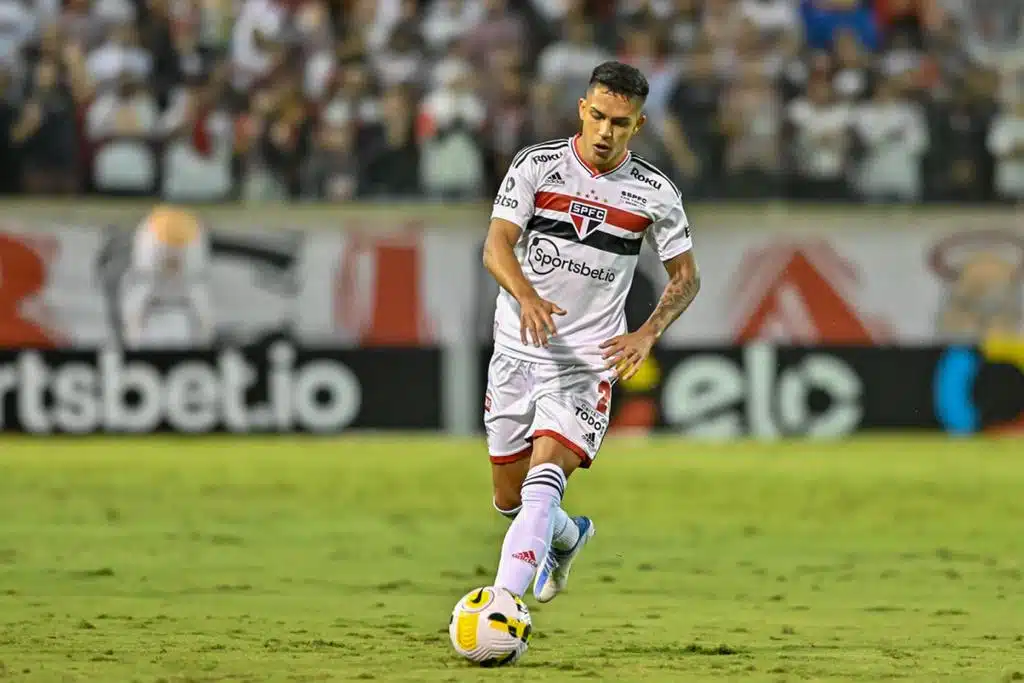 Com gol e assistência, Igor Vinícius é eleito o melhor em campo contra o Juventude | Pesquisa AT