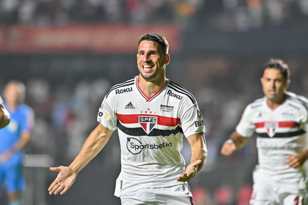 Com gols de Calleri e Luciano, São Paulo vence o Santos no Morumbi