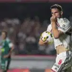 Calleri renova contrato com o São Paulo