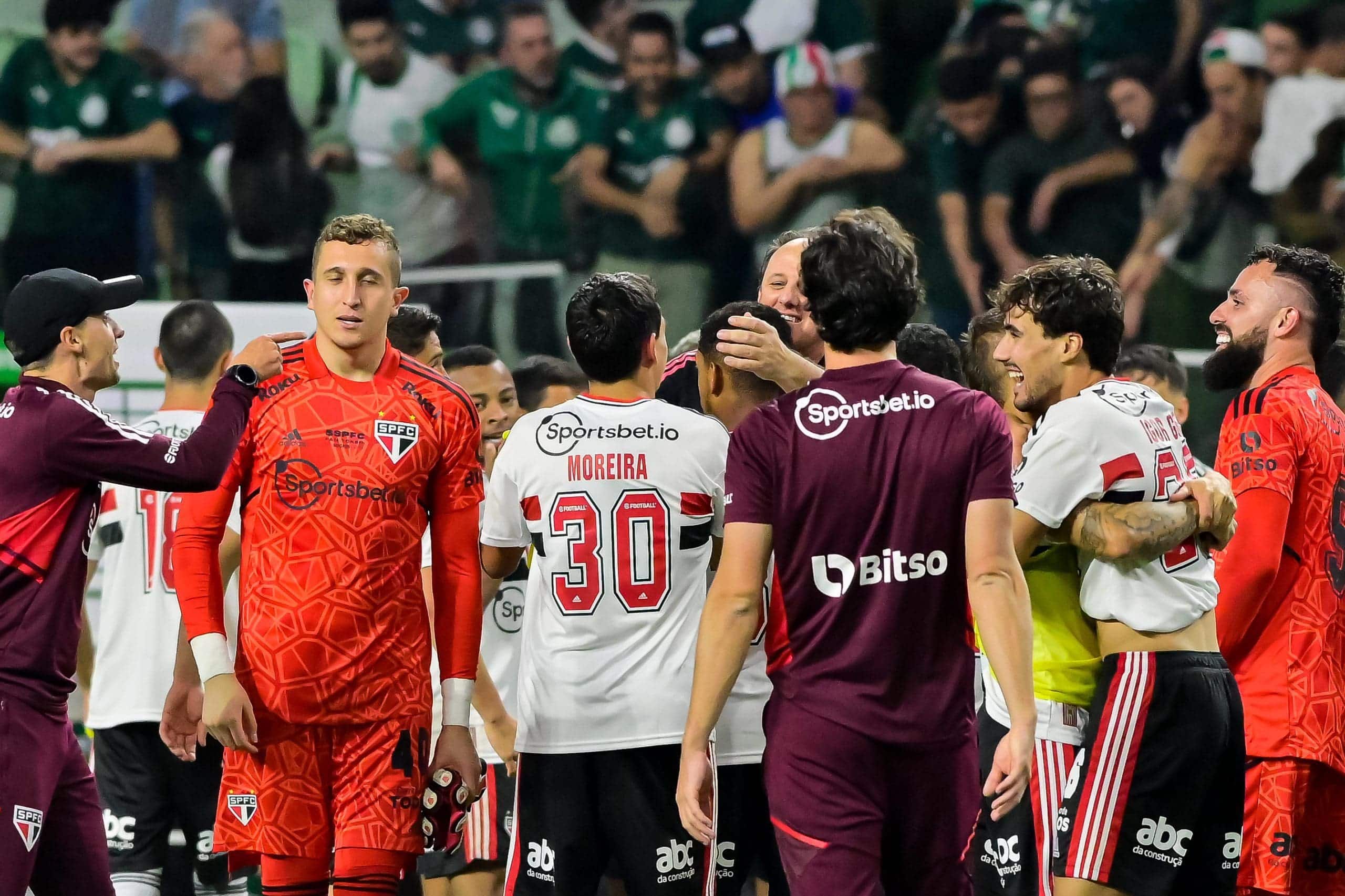 São Paulo bate Palmeiras nos pênaltis e se classifica na Copa do Brasil