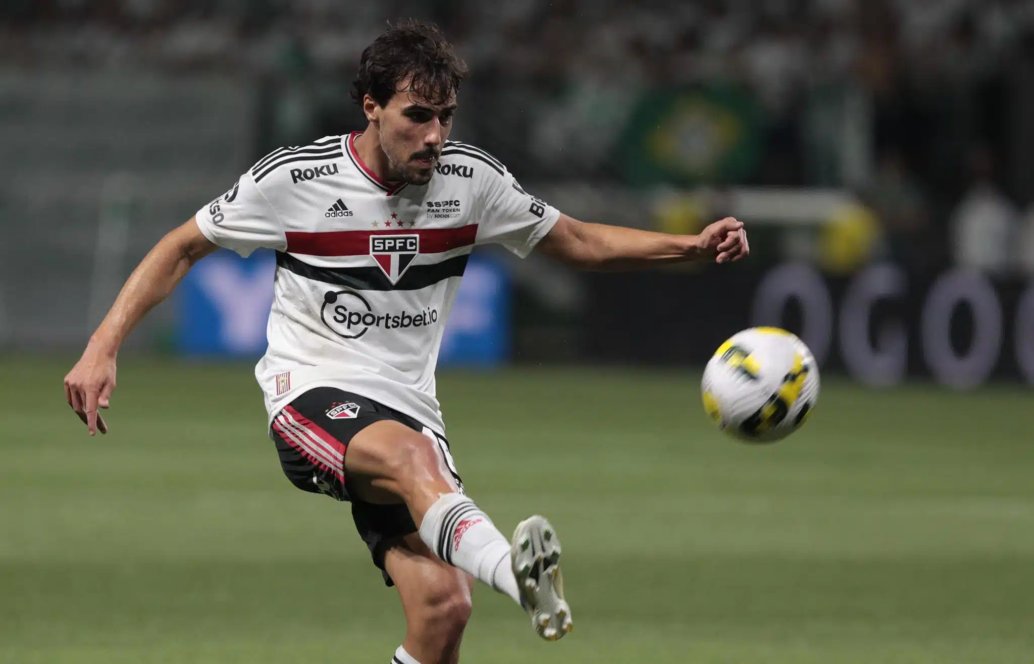 Com assistência na vitória do São Paulo, Igor Gomes tem o nome gritado pela torcida; veja vídeo