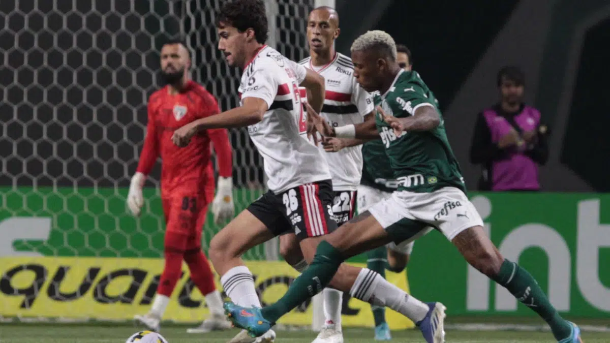 São Paulo faz provocação a jogador do Palmeiras após classificação na Copa do Brasil