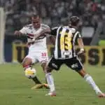 Jornalista revela interesse da Premier League por Luizão