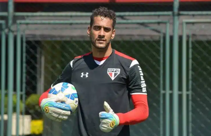 Goleiro Léo Vieira