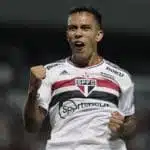 São Paulo confirma a renovação do lateral-direito Igor Vinícius