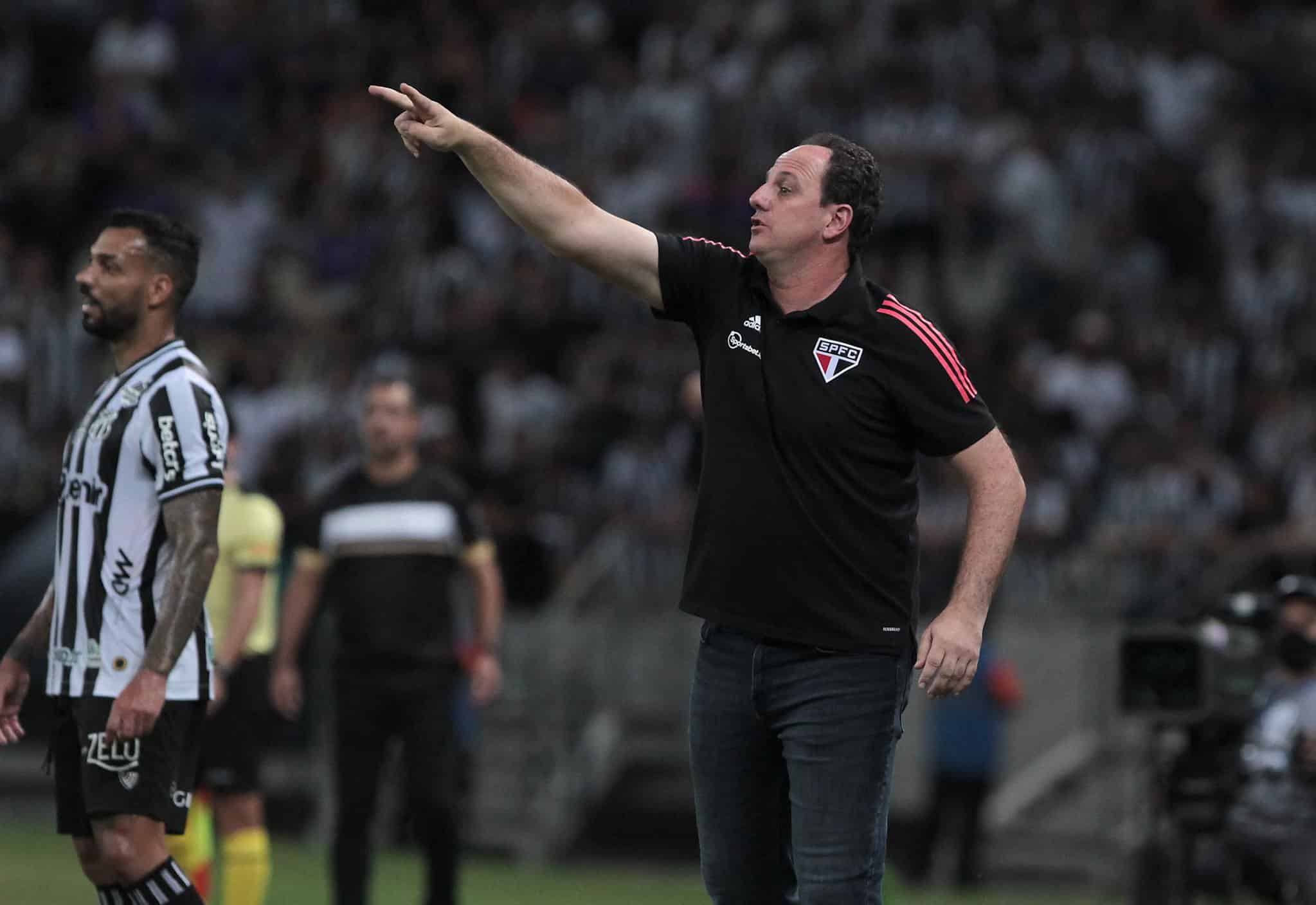 Rogério Ceni projeta semifinal da Sul-Americana contra o Atlético-GO: "Serão jogos difíceis"