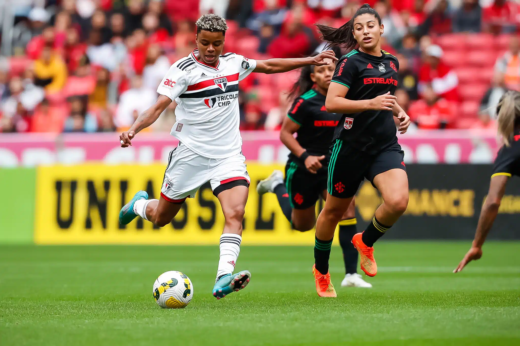 São Paulo e Internacional empatam no primeiro jogo da semifinal do Brasileirão Feminino