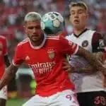 Morato se contunde atuando pelo Benfica