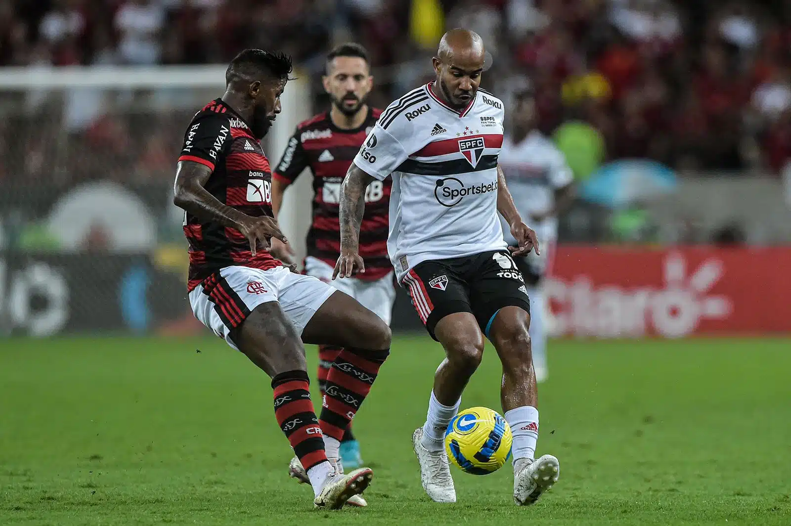 São Paulo perde para o Flamengo no Maracanã e está eliminado da Copa do Brasil