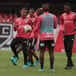 São Paulo treina nesta segunda-feira
