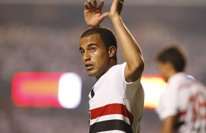 Lucas Moura manda recado para os jogadores do São Paulo