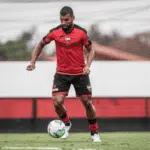 Jogador do Atlético-GO projeta confronto com o São Paulo: "Temos tudo para sair com um bom resultado"