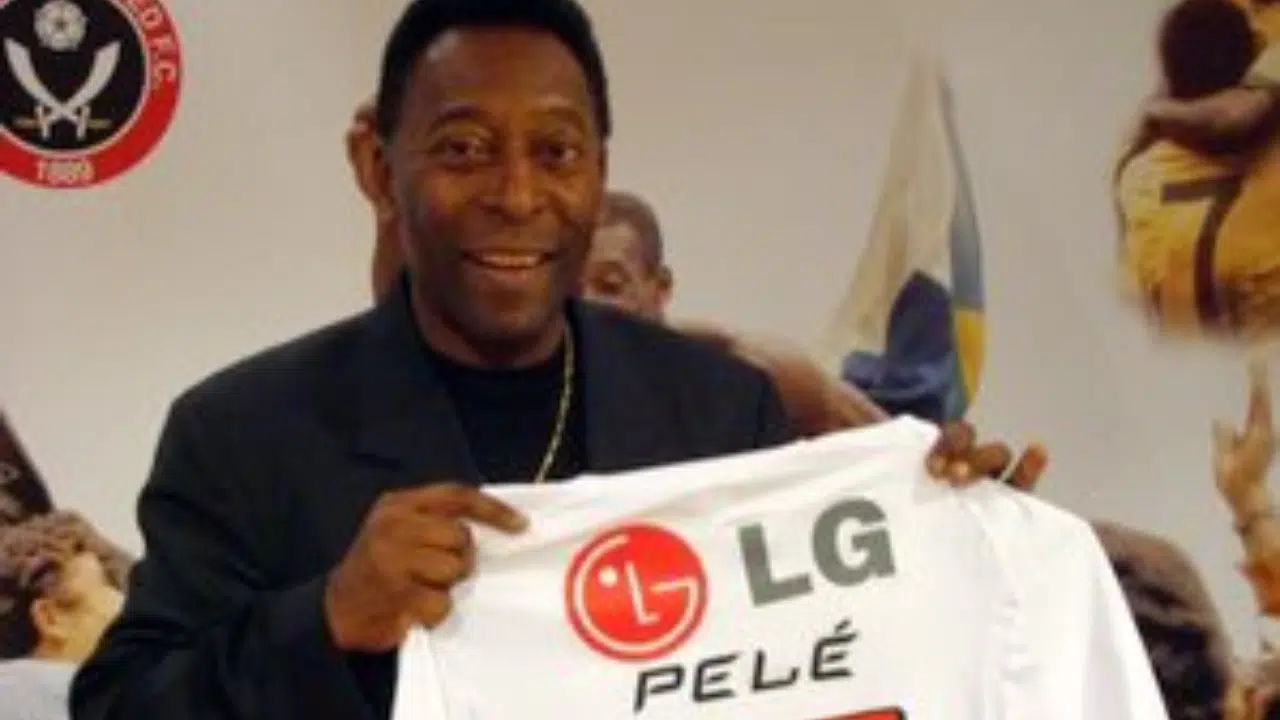 "O que o São Paulo tem que fazer é agradecer ao Pelé, como todos os brasileiros", afirma Julio Casares