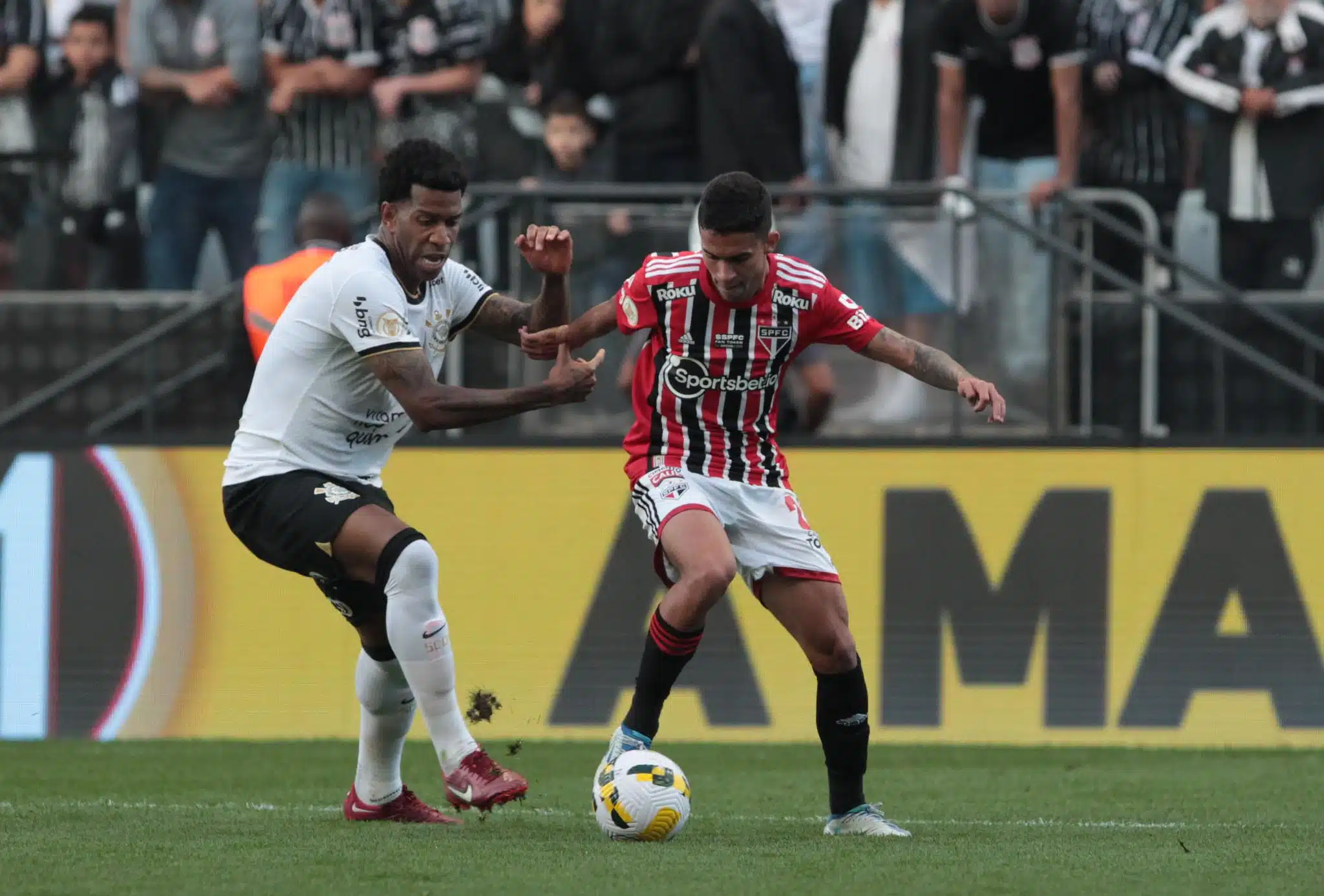 Com Luciano no banco, o São Paulo está escalado para enfrentar o Corinthians