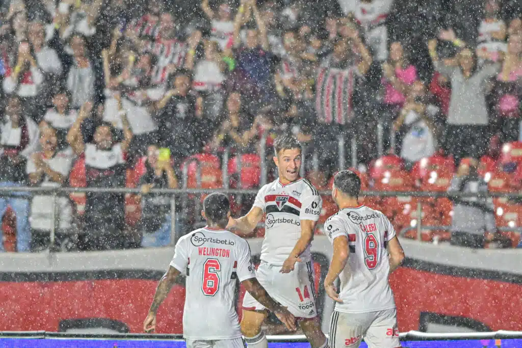 São Paulo vence o Santos no Morumbi por 3 a 1 - Galoppo