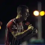 Ferraresi comemora gol de Galoppo em vitória do São Paulo no Paulista