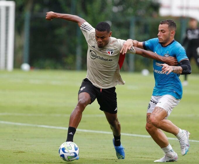 Coritiba divulga imagens do jogo-treino contra o São Paulo; assista