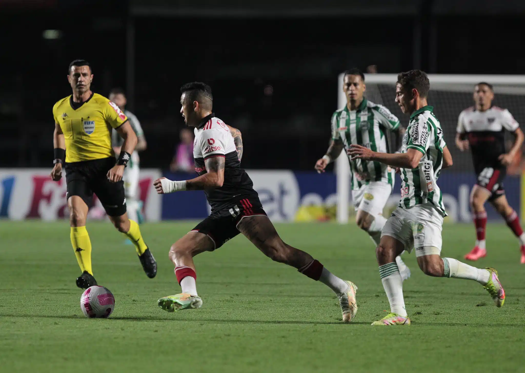 São Paulo negocia disputa de amistoso antes do início do Brasileirão com time da série A