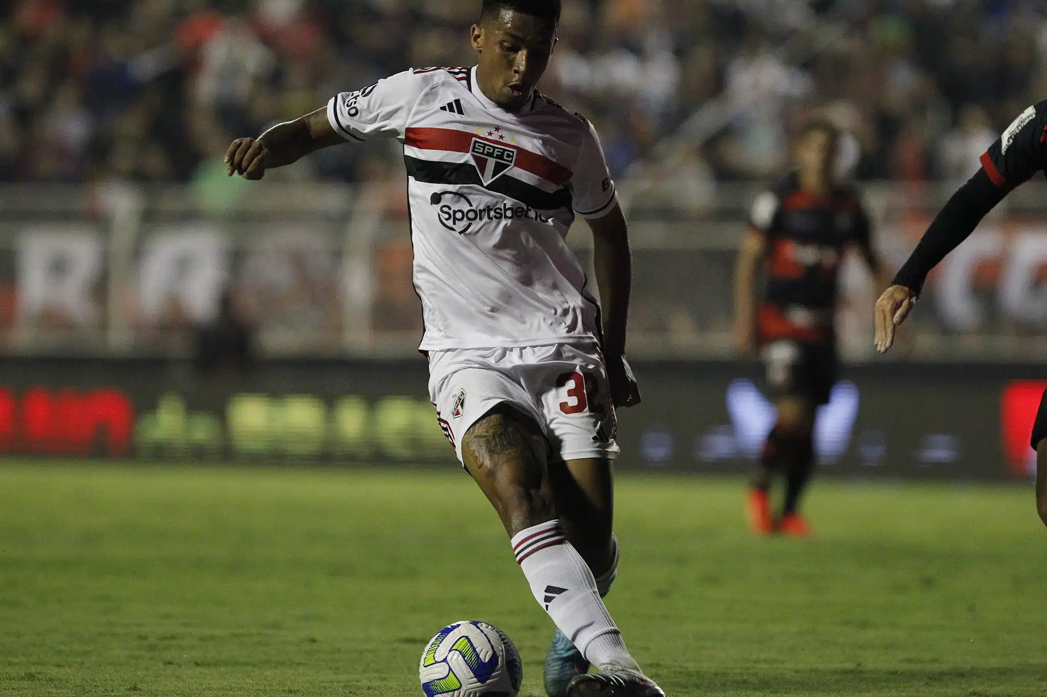 Atacante do São Paulo recebe elogios de Dorival Júnior: "Tem todo um potencial para desenvolver"