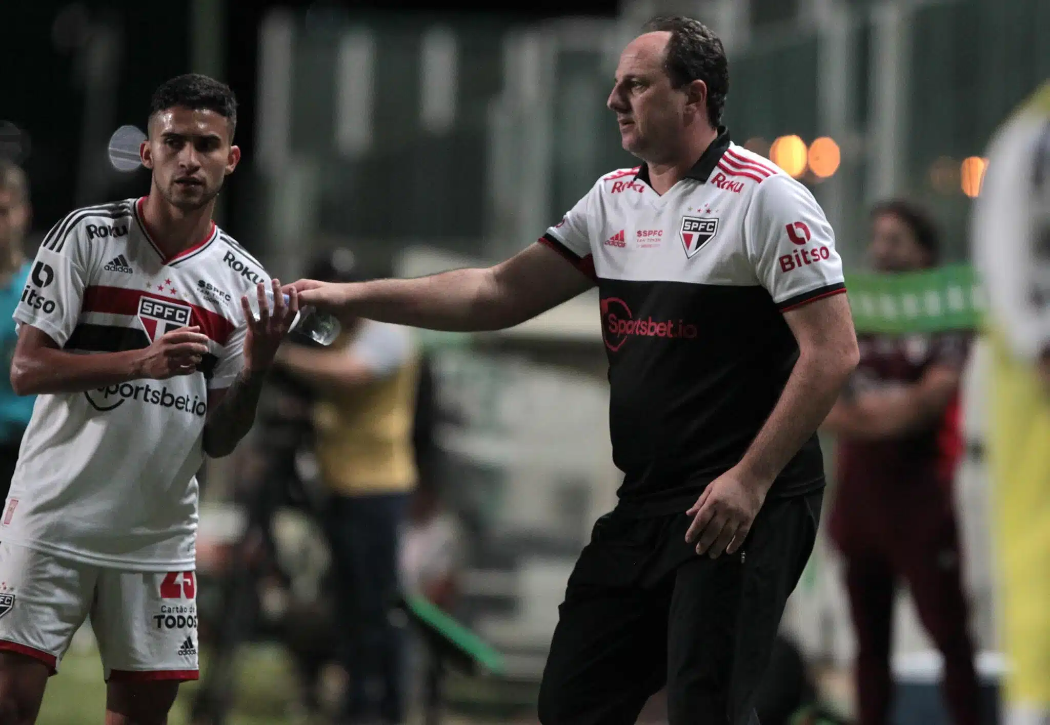 Veja as publicações feitas pelos jogadores do São Paulo após a demissão de Rogério Ceni