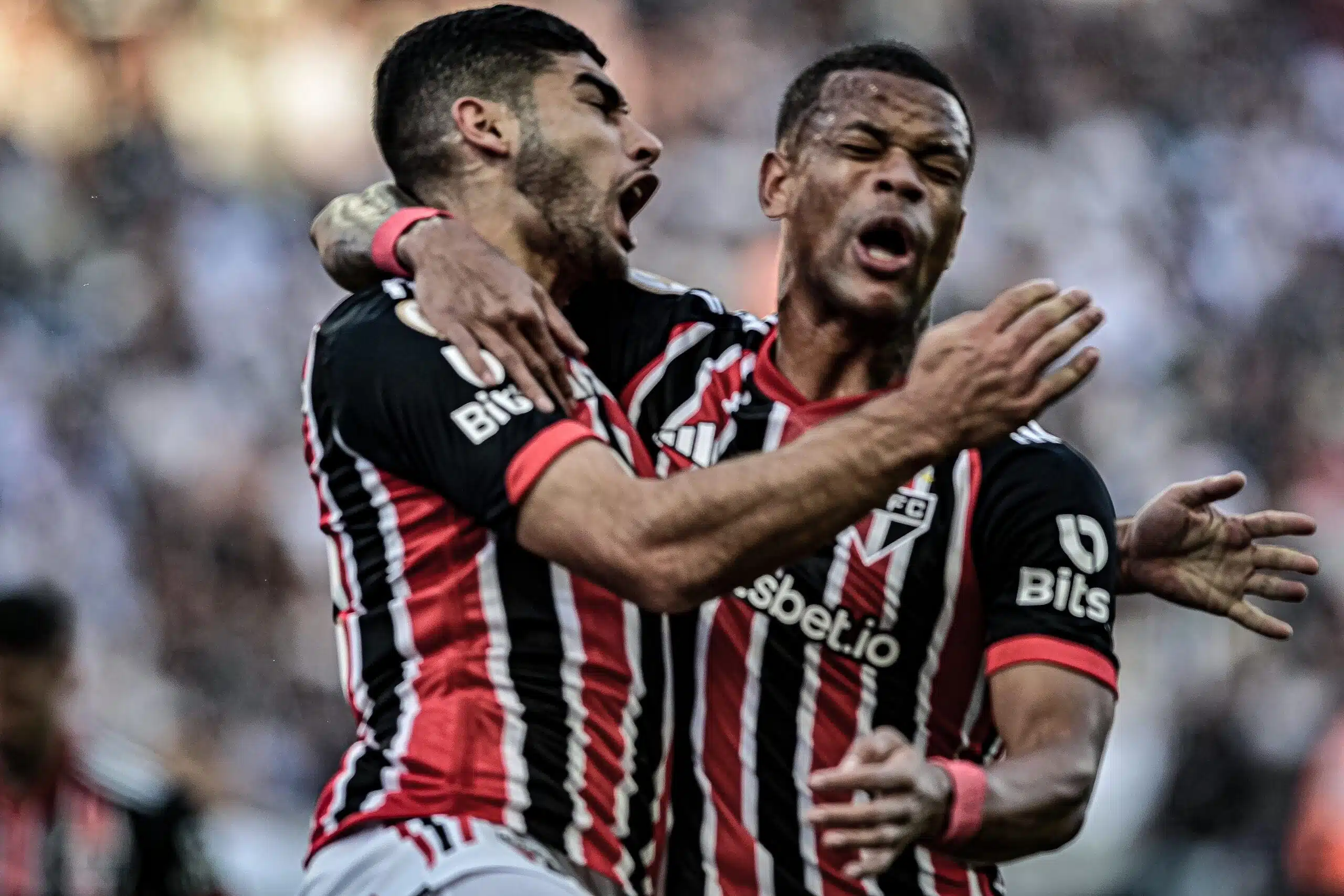 Reveja a troca de passes do São Paulo até o gol de Michel Araújo contra o Corinthians