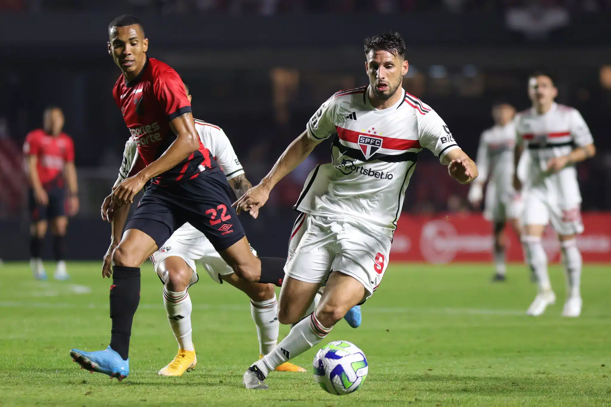 São Paulo deve ter mais dois desfalques importantes contra o Fluminense