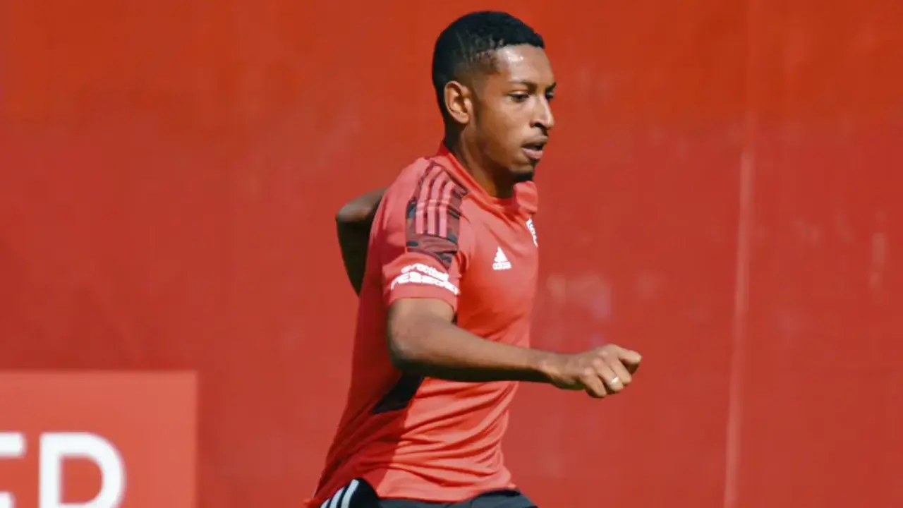 Mais um jogador do São Paulo inicia a transição com a preparação física