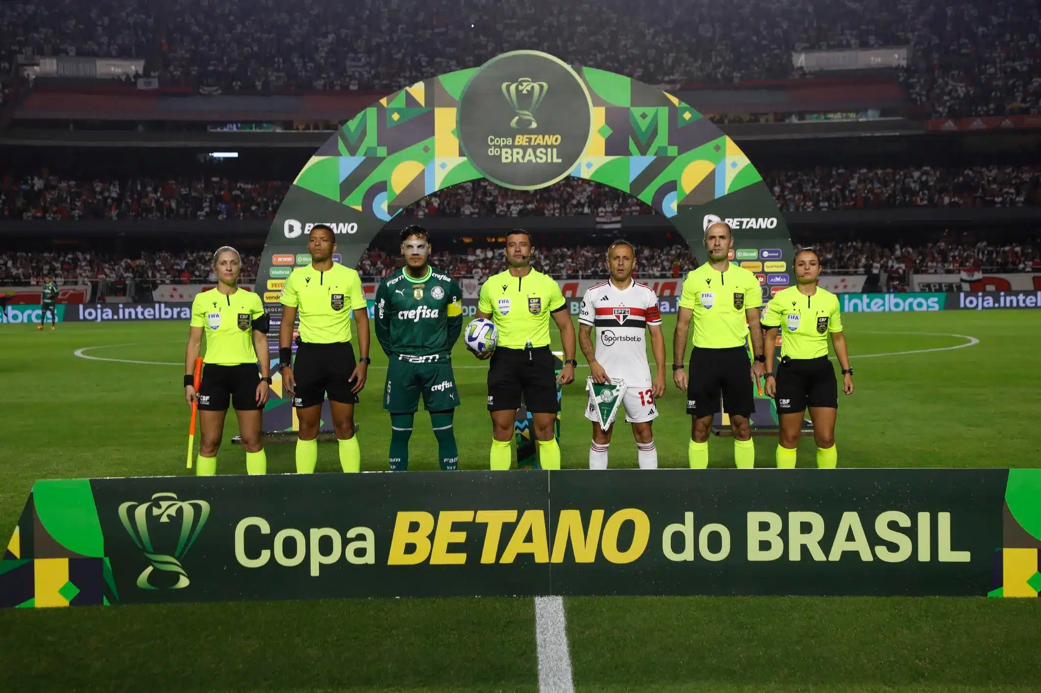 Palmeiras x São Paulo: onde assistir, escalalações, desfalques e arbitragem