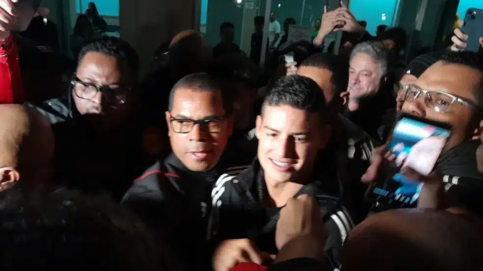Confira fotos da chegada de James Rodríguez