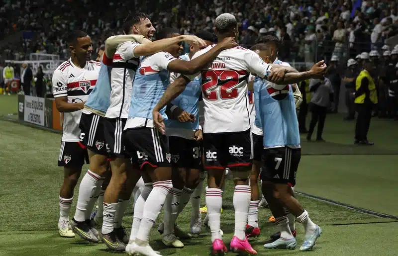 São Paulo comemora contra o Palmeiras pela Copa do Brasil