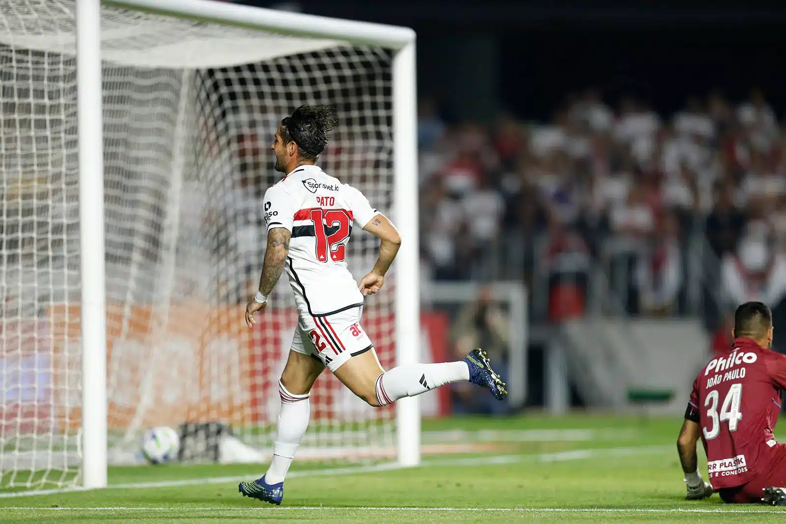 Goleada no Morumbi! Assista aos gols do São Paulo contra o Santos