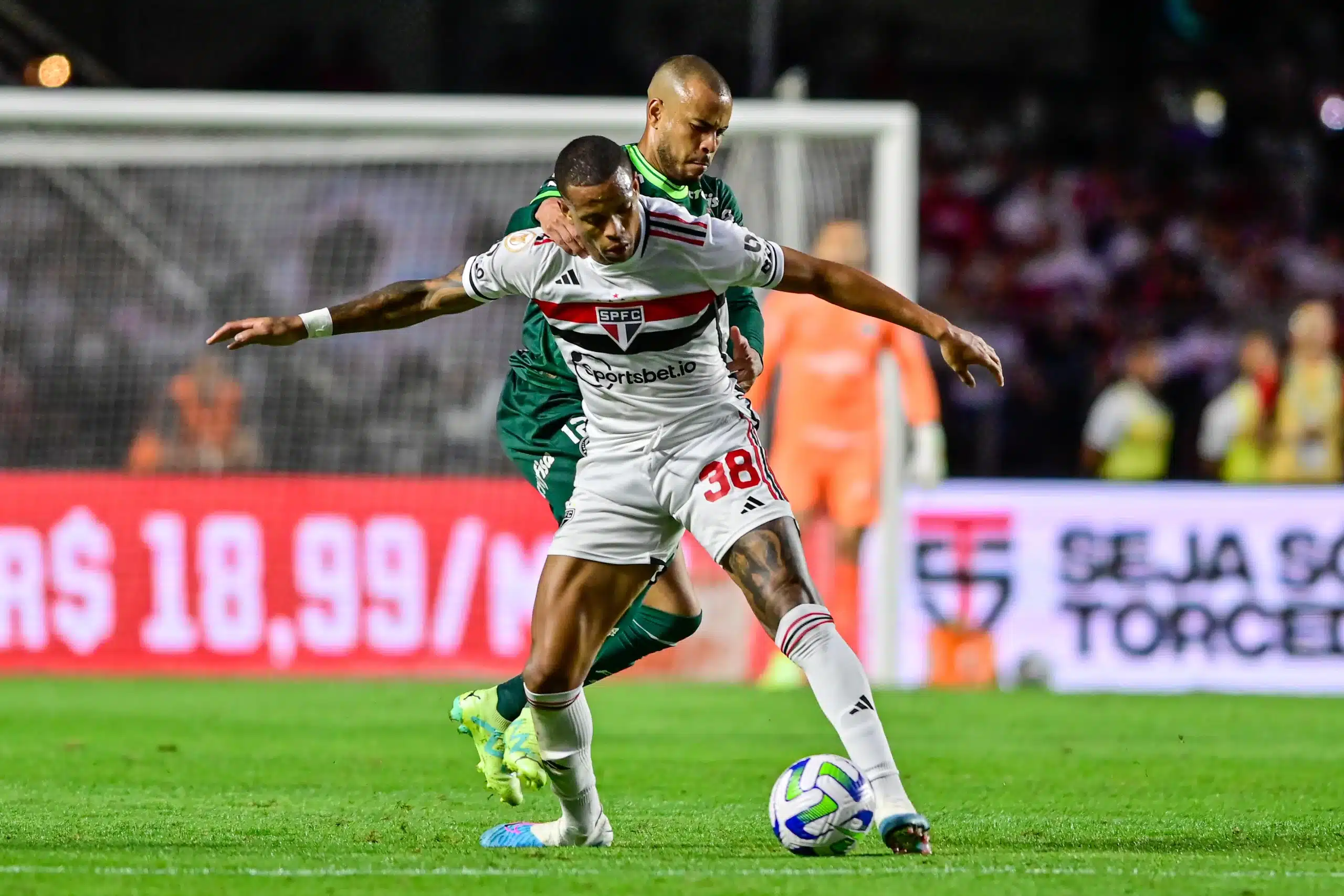 Jornalista aponta Palmeiras favorito contra o São Paulo, mas faz ressalva