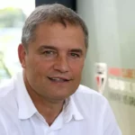 Ex-treinador do São Paulo assume comando técnico do Santos
