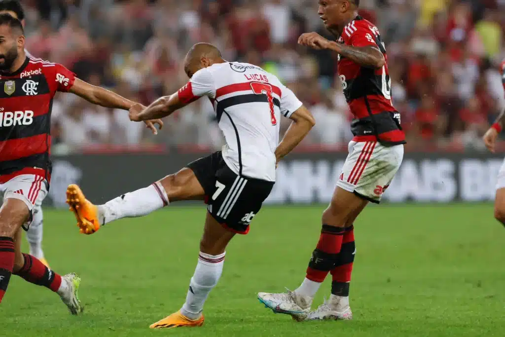 Reveja o primeiro gol de Lucas Moura na segunda passagem pelo São Paulo