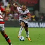 Lucas Moura sobre pênalti marcado para o Flamengo: "Bem duvidoso"