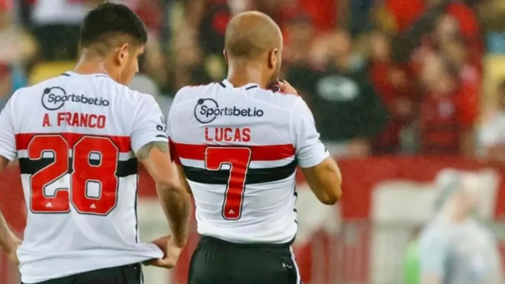 Lucas marca pela primeira vez em retorno ao São Paulo em empate com o Flamengo
